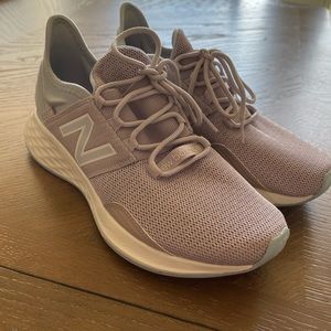 New Balance Women’s Roav Running Shoes